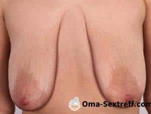 Deutsche Tittensau mit reifen Hängetitten